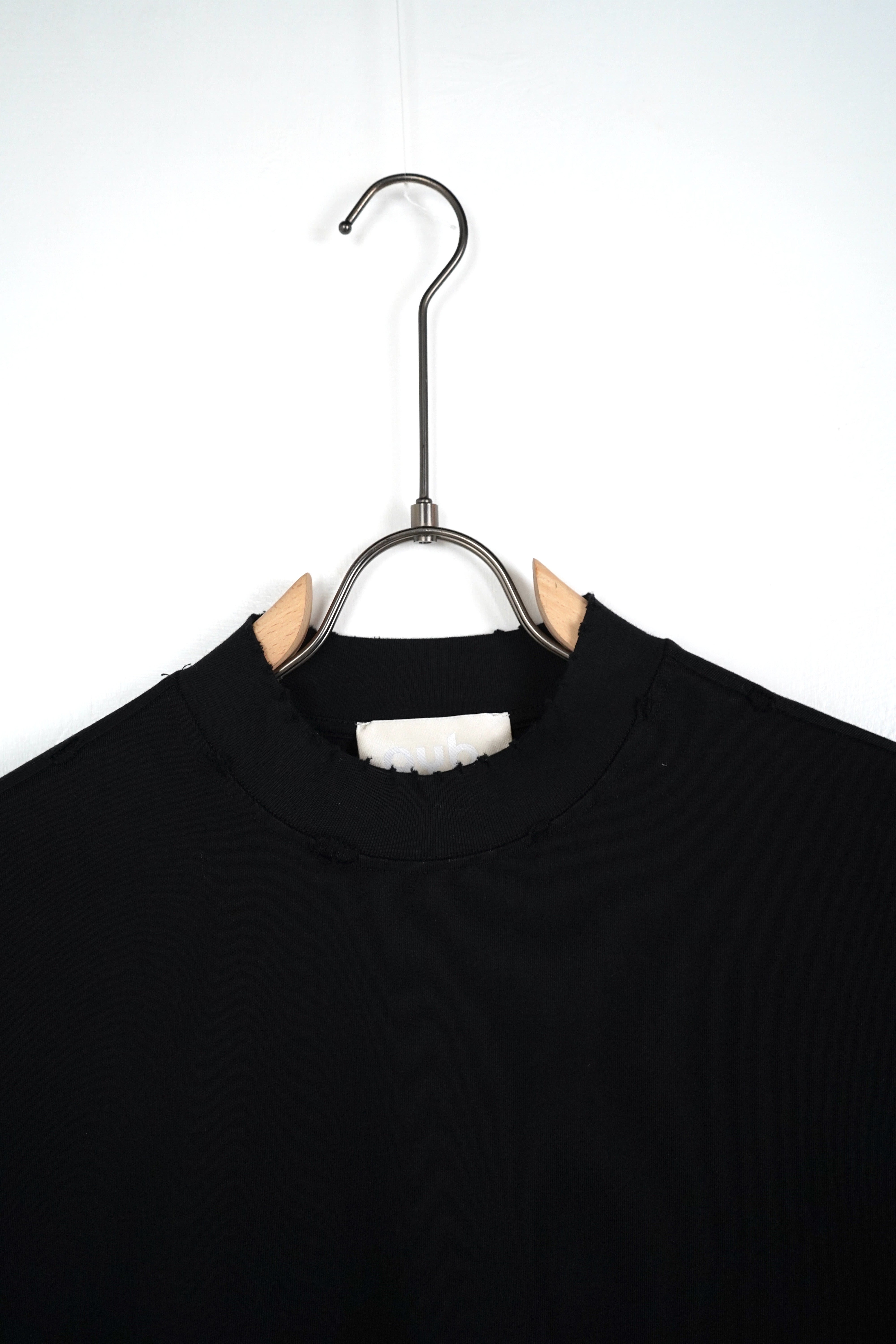 T-SHIRT OFF BLACK