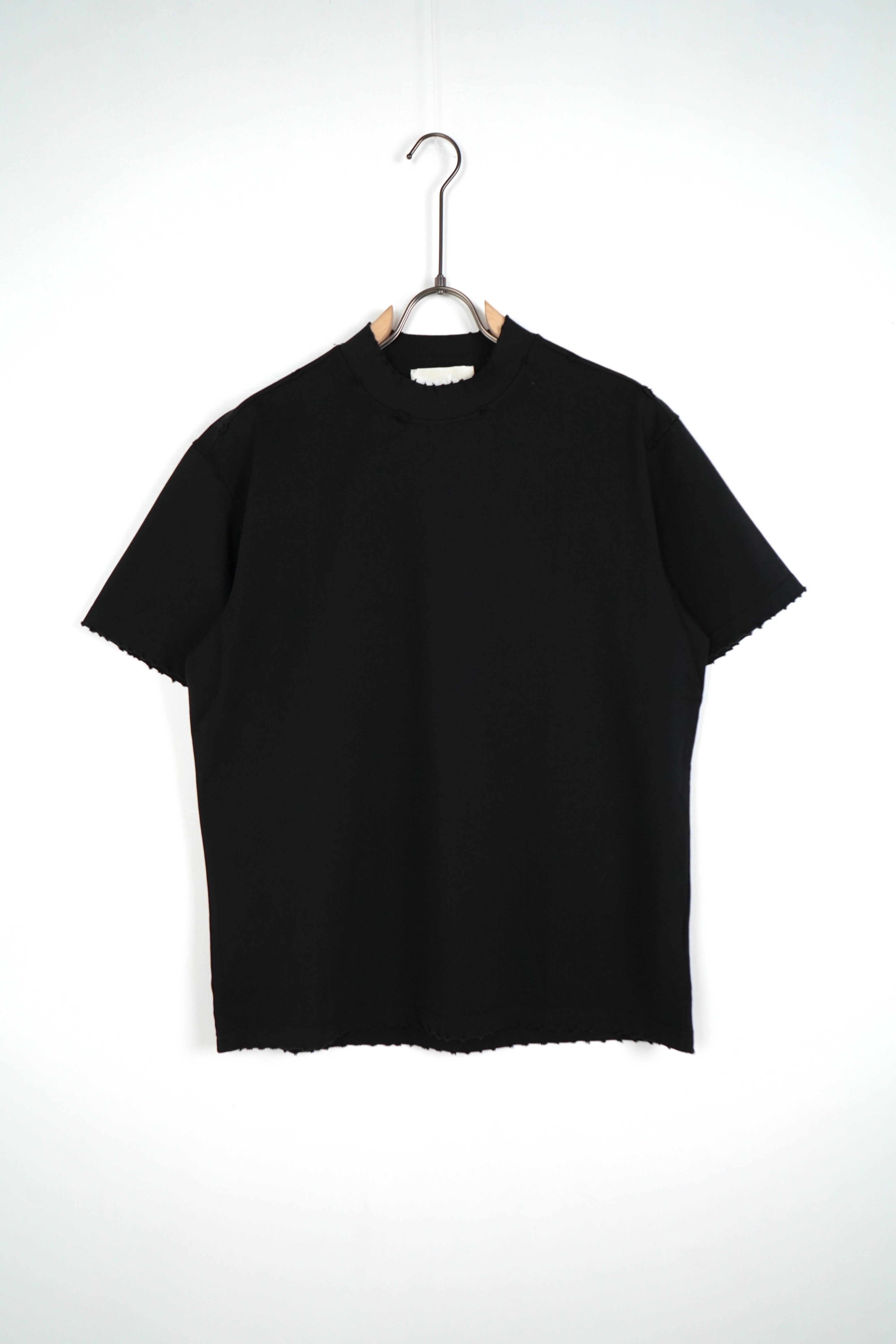 T-SHIRT OFF BLACK